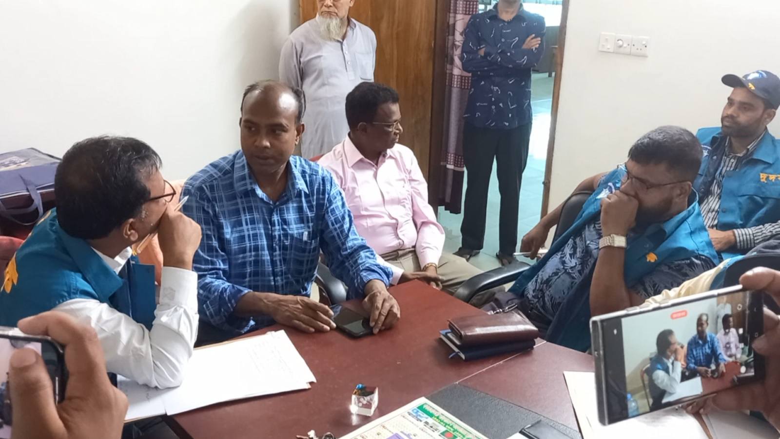 মাদারীপুরে জেলা প্রাথমিক শিক্ষা অফিসে দুদকের অভিযান